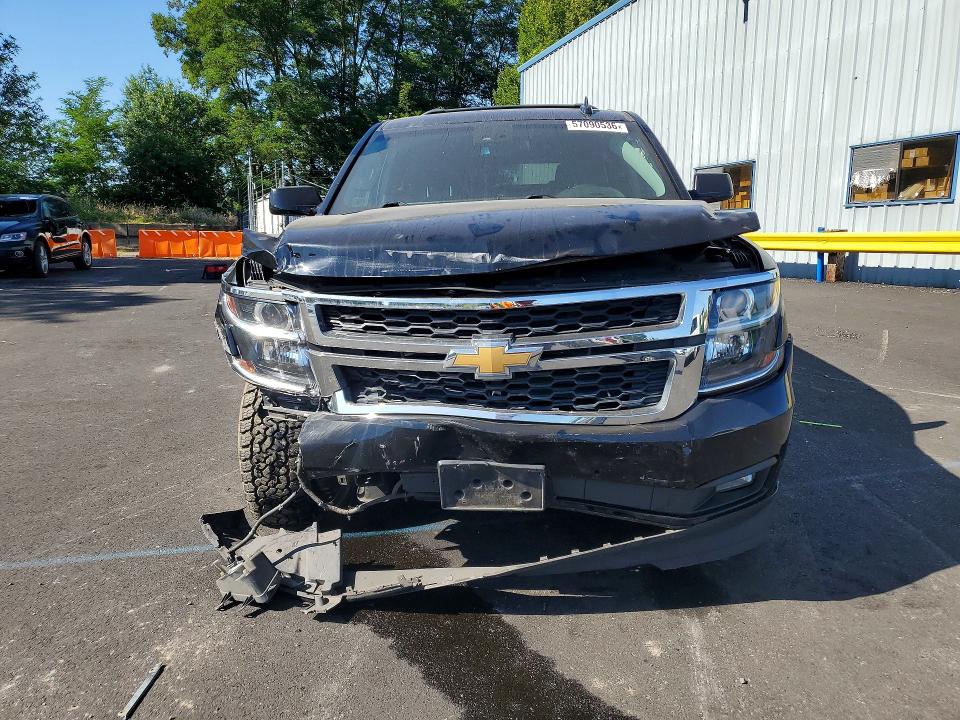 2017 Chevrolet Suburban მანქანა იყიდება აუქციონზე, vin: 1GNSKHKC0HR260356, აუქციონის ნომერი: 57090536
