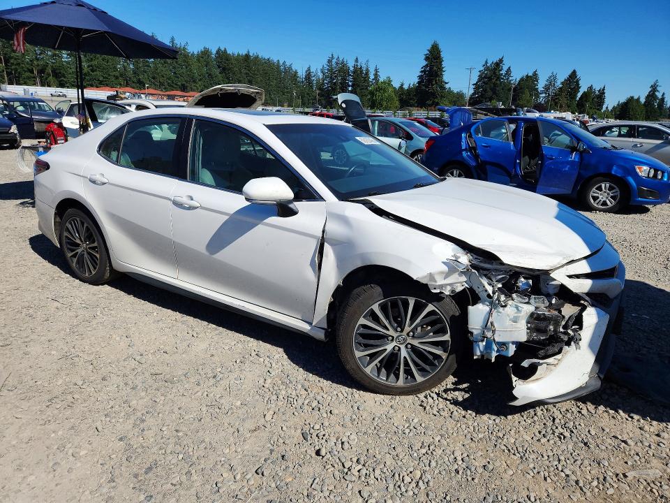 2018 Toyota Camry მანქანა იყიდება აუქციონზე, vin: 4T1B11HK4JU526249, აუქციონის ნომერი: 56187466