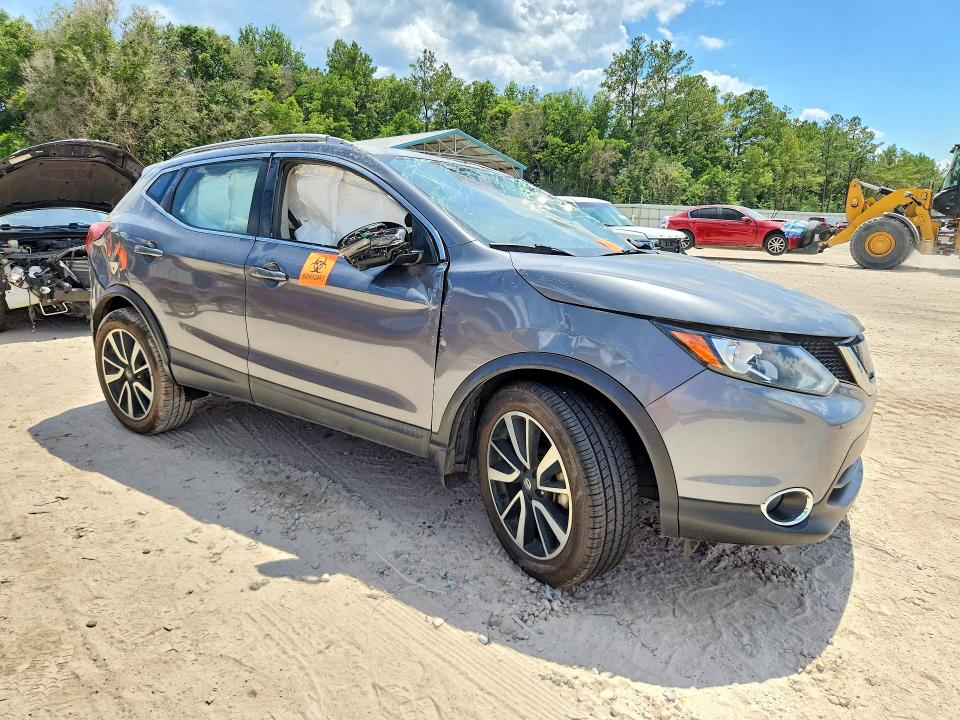 57166196 :رقم المزاد ، JN1BJ1CPXHW022541 vin ، 2017 Nissan Rogue Sport مزاد بيع