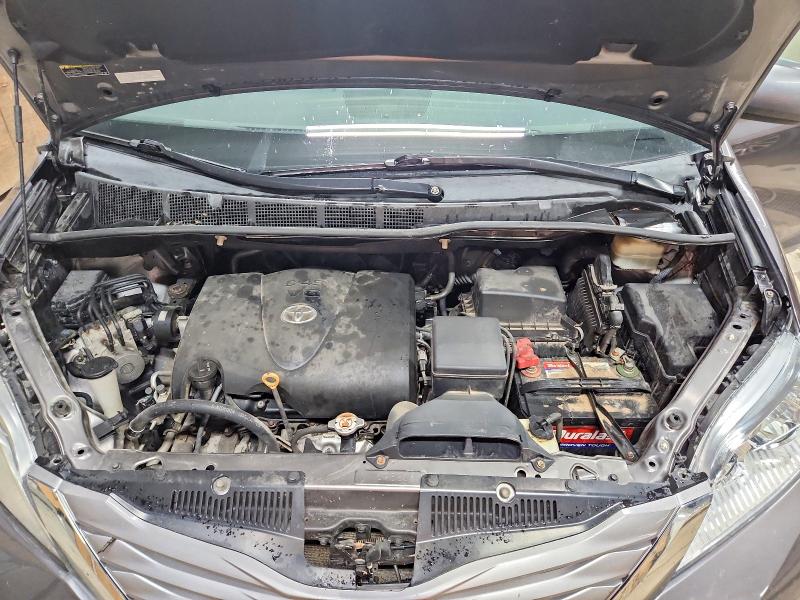 56483946 :رقم المزاد ، 5TDDZ3DC8HS166112 vin ، 2017 Toyota Sienna مزاد بيع