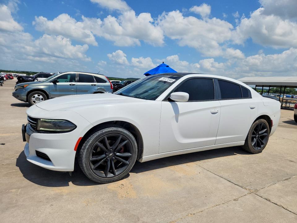 56121046 :رقم المزاد ، 2C3CDXBG7FH721526 vin ، 2015 Dodge Charger مزاد بيع