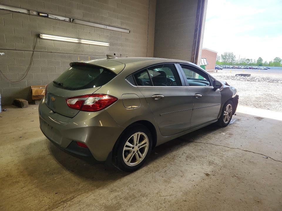 55540626 :رقم المزاد ، 3G1BE6SM4HS593078 vin ، 2017 Chevrolet Cruze مزاد بيع