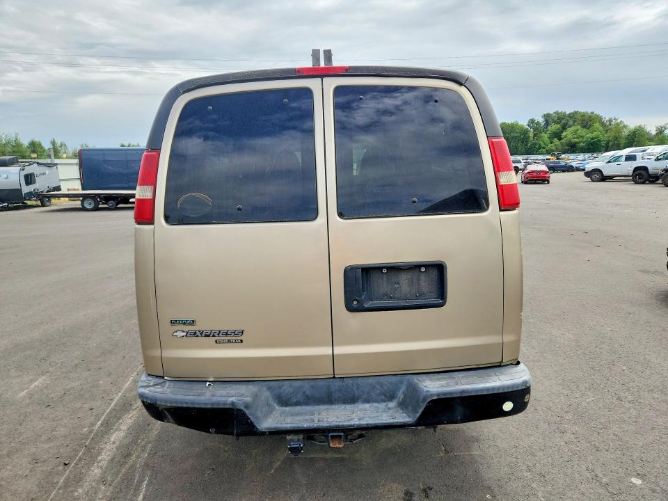 56274806 :رقم المزاد ، 1GA2GZDG8A1164830 vin ، 2010 Chevrolet Express G3500 مزاد بيع