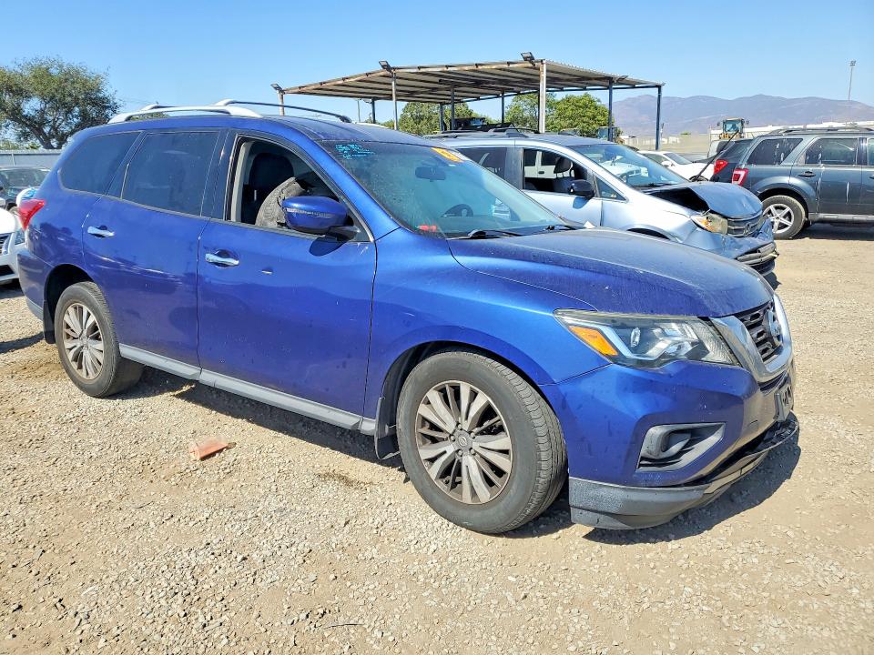 Продажа на аукционе авто 2017 Nissan Pathfinder, vin: 5N1DR2MN3HC628164, номер лота: 57617396
