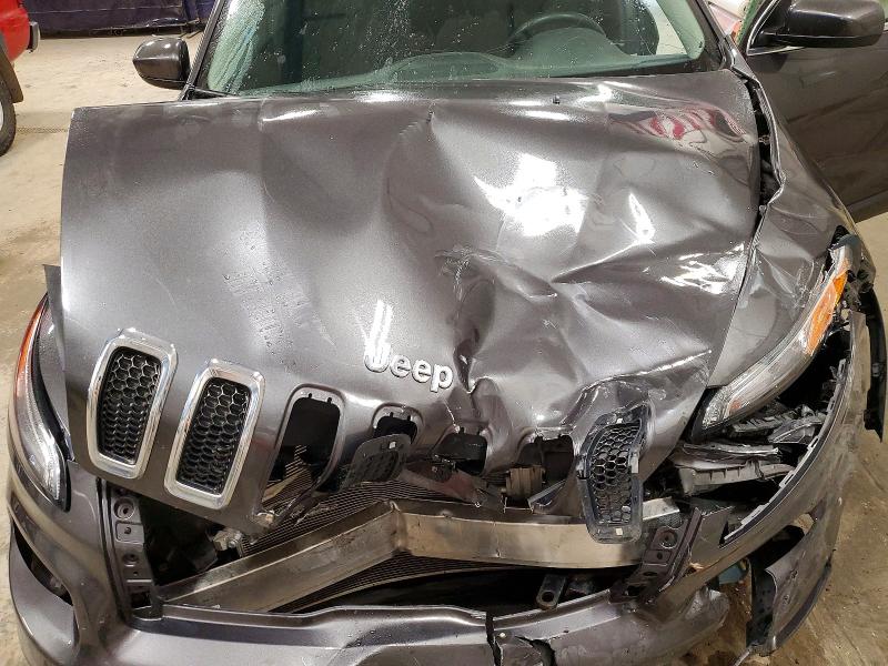 41633386 :رقم المزاد ، 1C4PJMCSXHW651466 vin ، 2017 Jeep Cherokee مزاد بيع