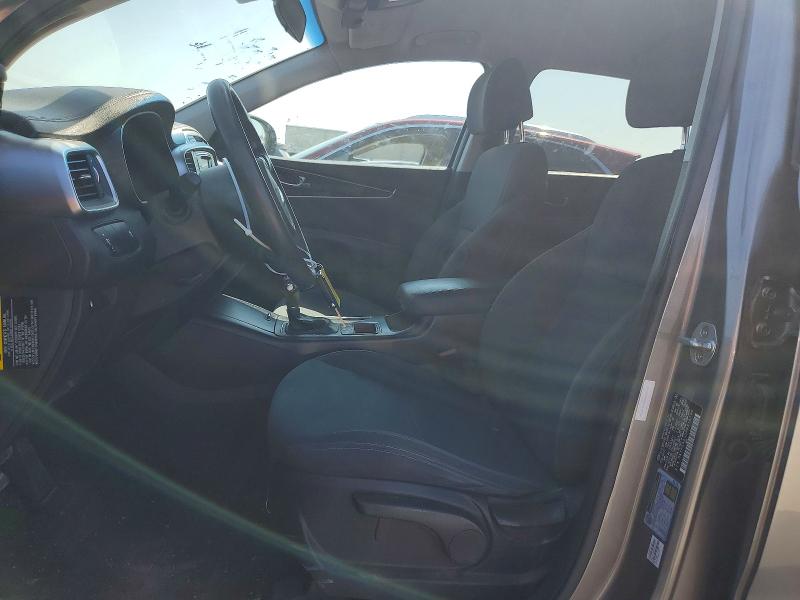 55742536 :رقم المزاد ، 5XYPG4A52HG318736 vin ، 2017 Kia Sorento مزاد بيع