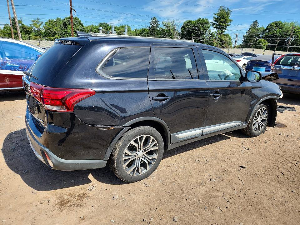 55771236 :رقم المزاد ، JA4AD3A30HZ031835 vin ، 2017 Mitsubishi Outlander مزاد بيع