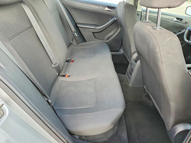 56472776 :رقم المزاد ، 3VW267AJ0GM261060 vin ، 2016 Volkswagen Jetta مزاد بيع