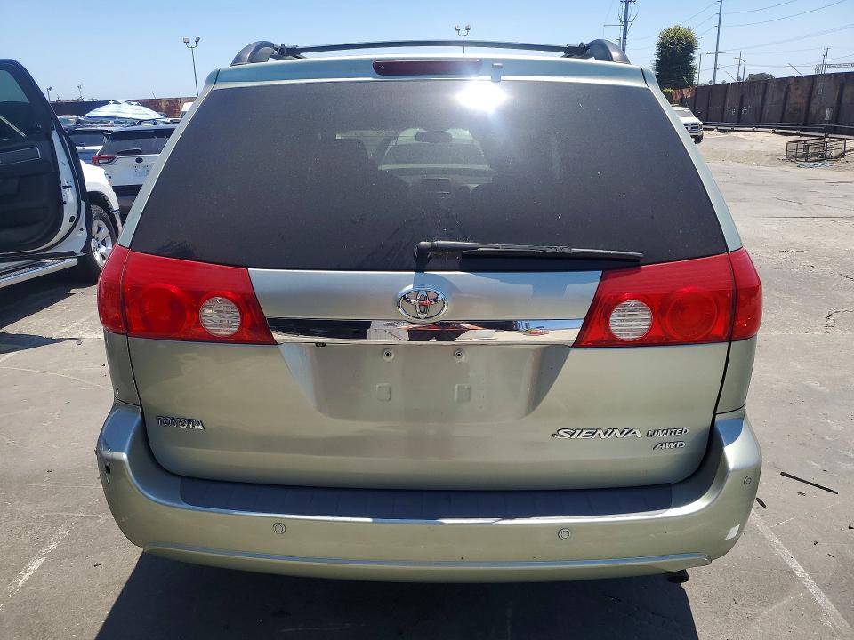 58157416 :رقم المزاد ، 5TDBK22C38S015770 vin ، 2008 Toyota Sienna مزاد بيع