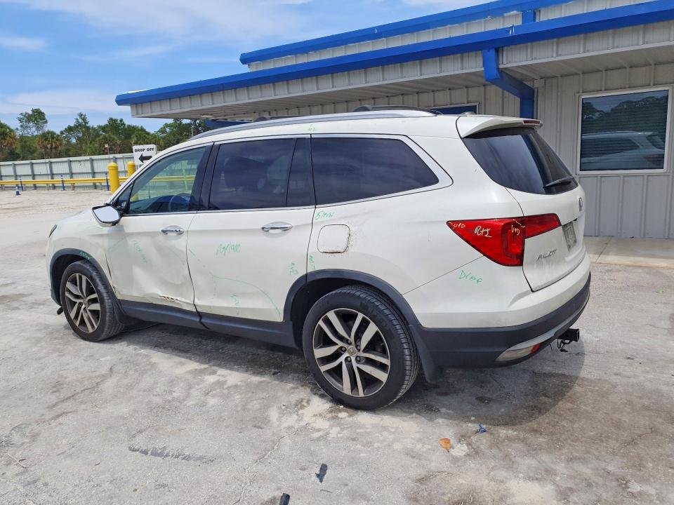 55947656 :رقم المزاد ، 5FNYF6H97HB044470 vin ، 2017 Honda Pilot مزاد بيع