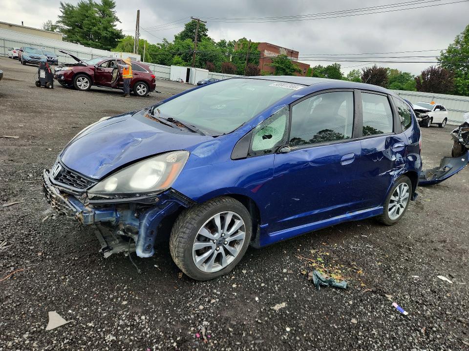 58901386 :رقم المزاد ، JHMGE8H51DC062461 vin ، 2013 Honda Fit مزاد بيع