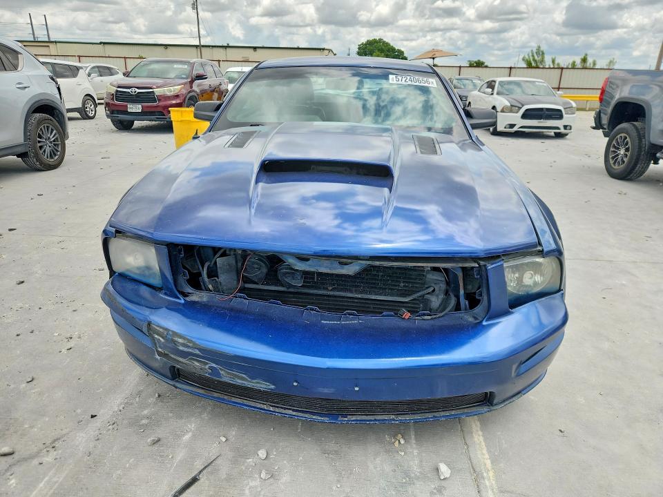 57240656 :رقم المزاد ، 1ZVHT82H285188821 vin ، 2008 Ford Mustang مزاد بيع