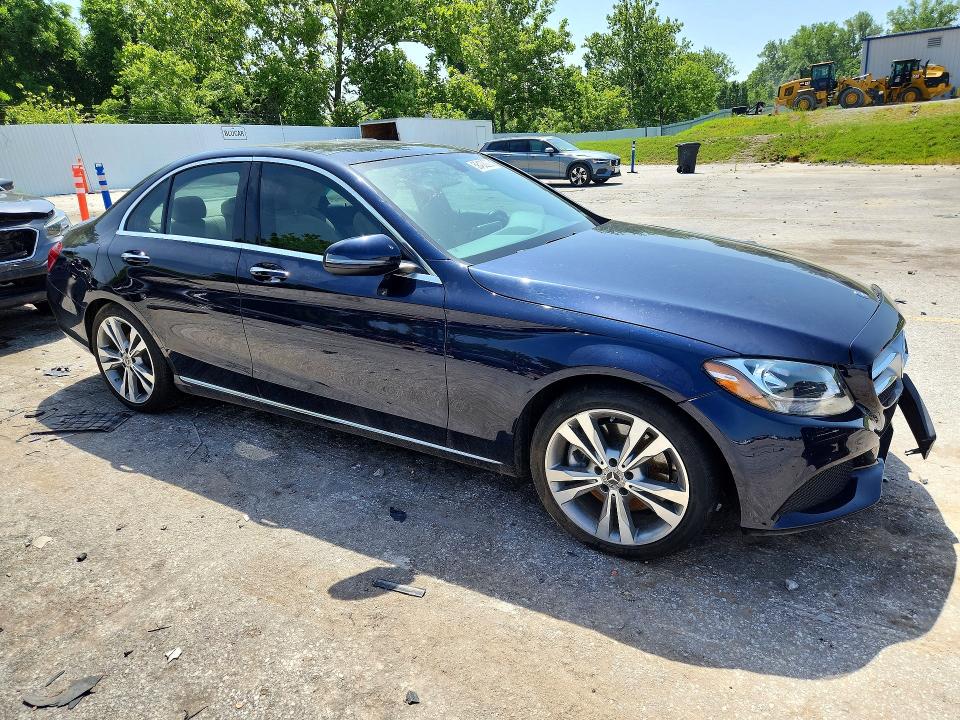 58402206 :رقم المزاد ، 55SWF4KB0HU225478 vin ، 2017 Mercedes-benz C مزاد بيع