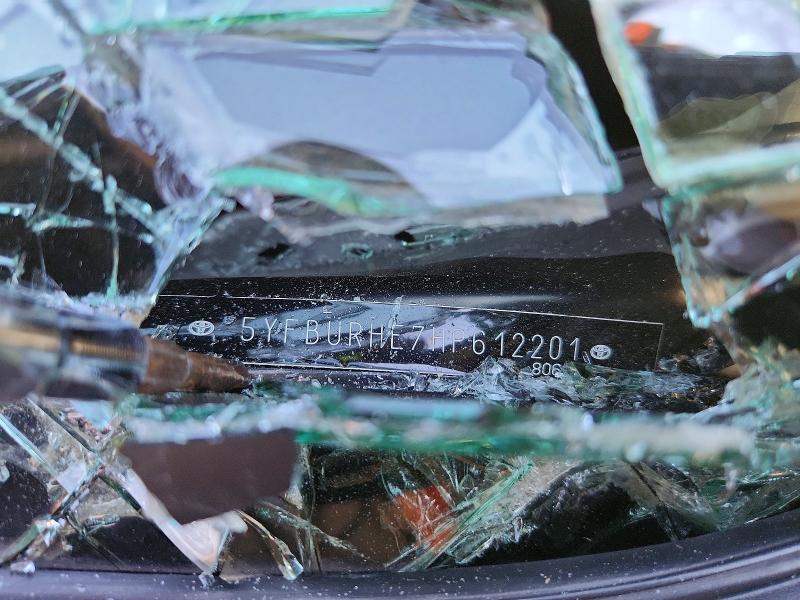 57497716 :رقم المزاد ، 5YFBURHE7HP612201 vin ، 2017 Toyota Corolla مزاد بيع