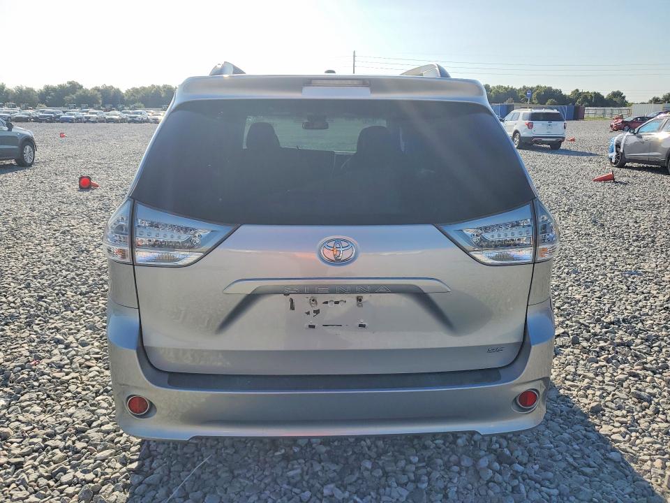 2015 Toyota Sienna მანქანა იყიდება აუქციონზე, vin: 5TDXK3DC0FS653108, აუქციონის ნომერი: 58933596