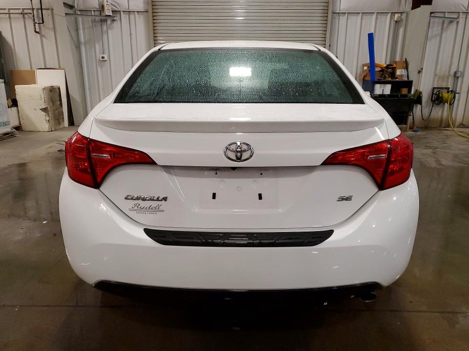 Продажа на аукционе авто 2017 Toyota Corolla, vin: 5YFBURHE7HP622596, номер лота: 55684766