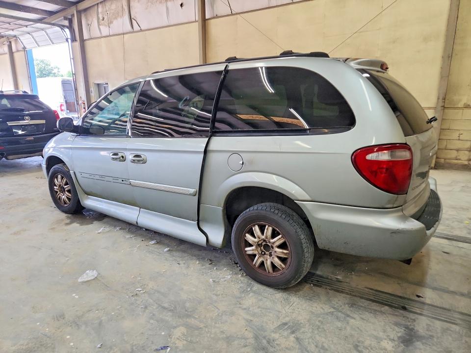 2004 Chrysler Town & Country მანქანა იყიდება აუქციონზე, vin: 2C4GP54L14R611761, აუქციონის ნომერი: 56894506
