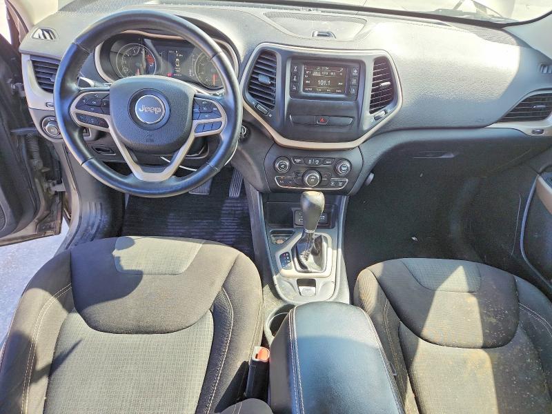 56148456 :رقم المزاد ، 1C4PJLCS3HW602930 vin ، 2017 Jeep Cherokee مزاد بيع