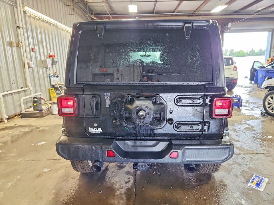 58728876 :رقم المزاد ، 1C4HJXEG4JW116766 vin ، 2018 Jeep Wrangler Unlimited مزاد بيع