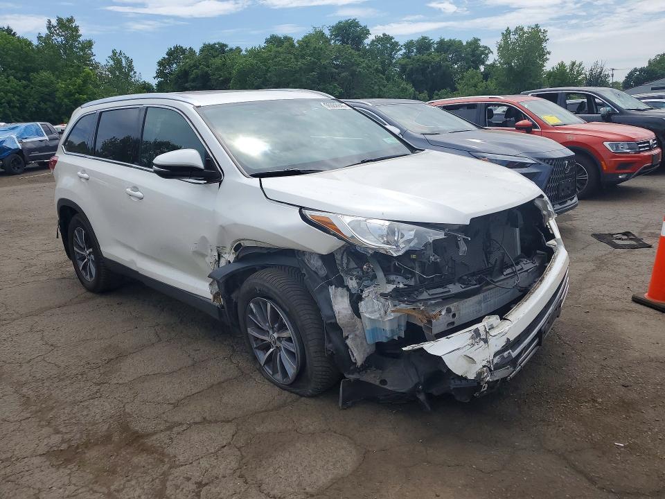 2019 Toyota Highlander მანქანა იყიდება აუქციონზე, vin: 5TDJZRFH9KS615027, აუქციონის ნომერი: 56602846