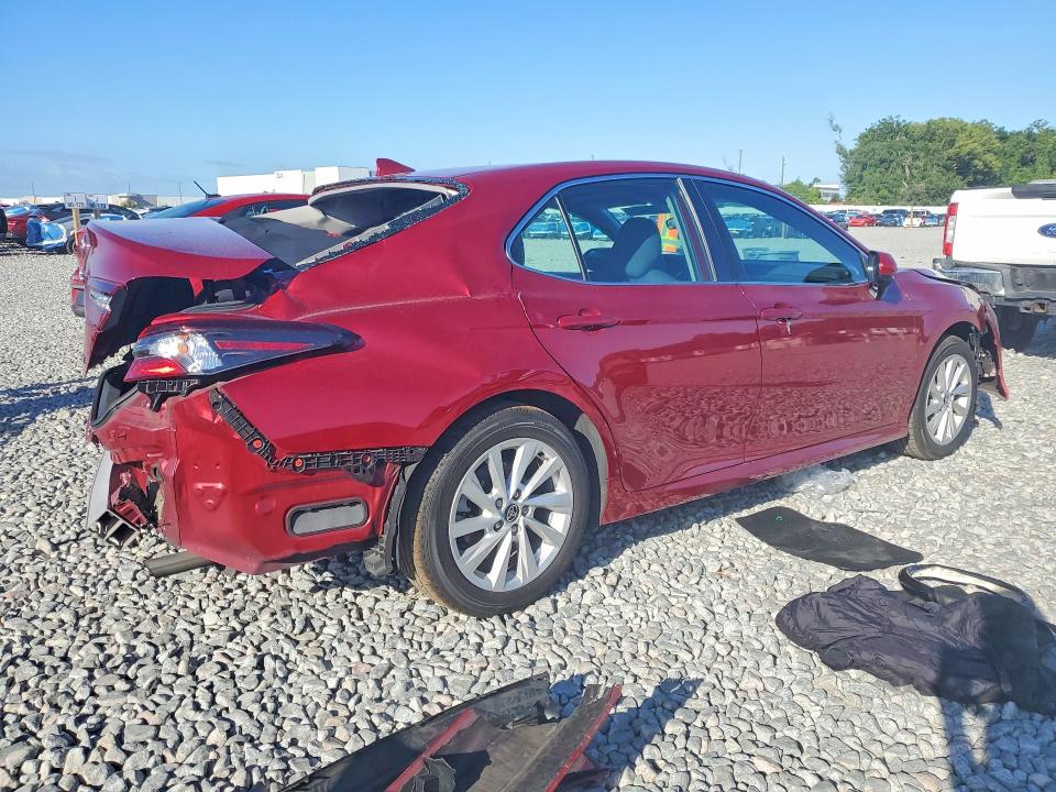 Auction sale of the 2022 Toyota Camry, vin: 4T1C11AK8NU685764, lot number: 55564016