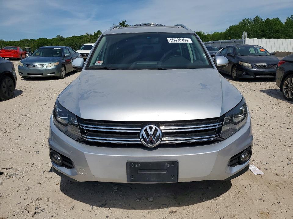 56098406 :رقم المزاد ، WVGAV7AXXGW562050 vin ، 2016 Volkswagen Tiguan مزاد بيع