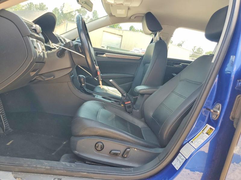 56586026 :رقم المزاد ، 1VWDT7A35HC060695 vin ، 2017 Volkswagen Passat مزاد بيع