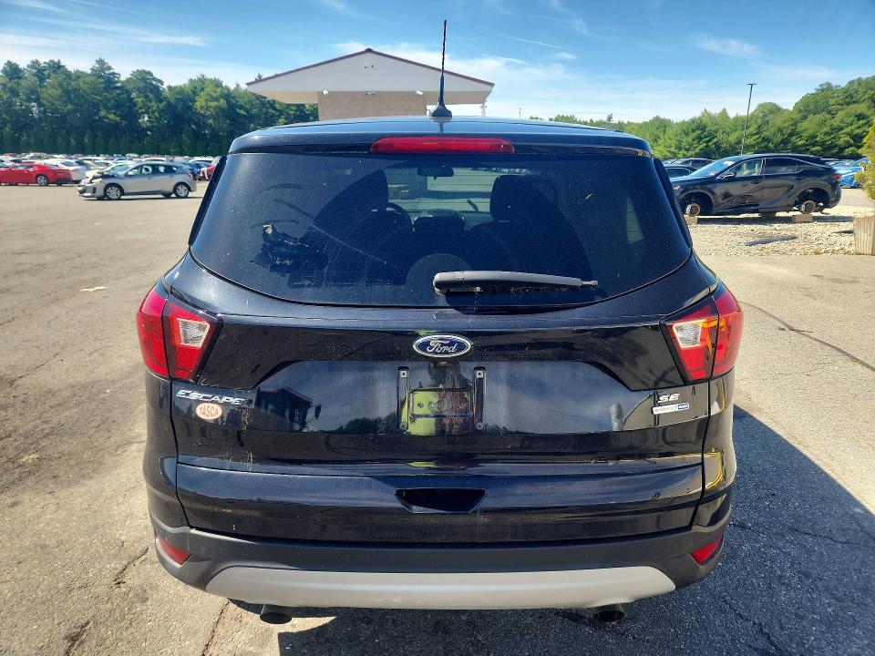 58445306 :رقم المزاد ، 1FMCU9GDXKUC42400 vin ، 2019 Ford Escape مزاد بيع