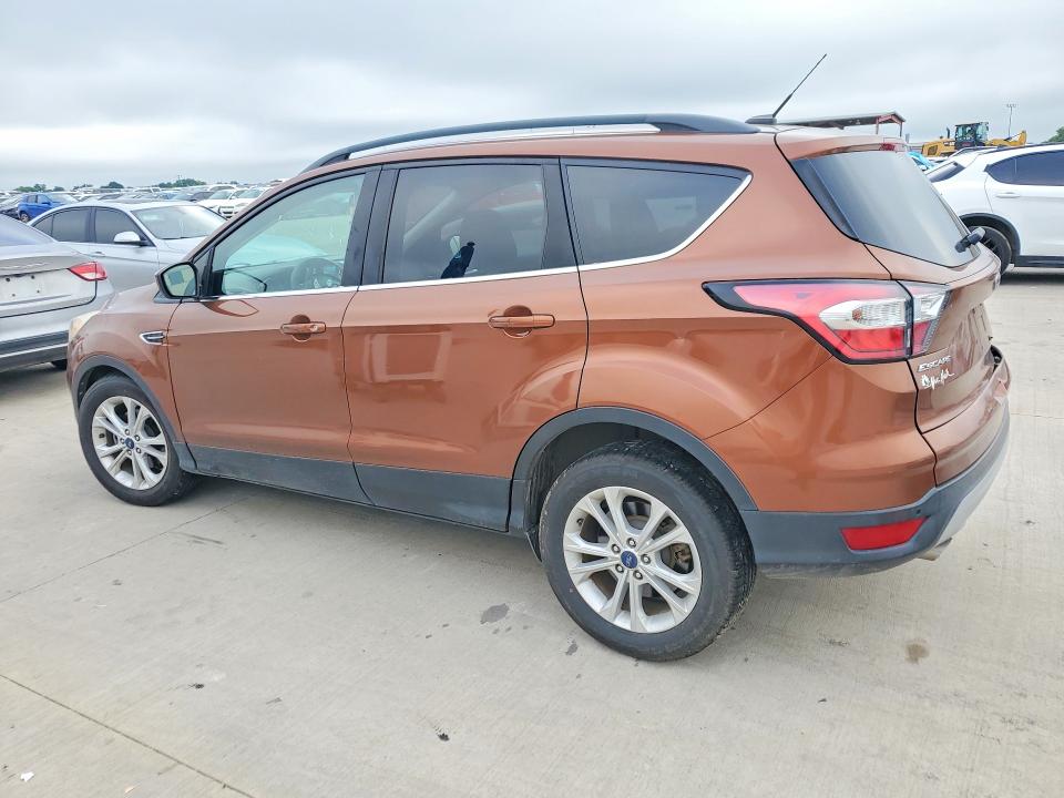 57624806 :رقم المزاد ، 1FMCU0GD5HUC64647 vin ، 2017 Ford Escape مزاد بيع