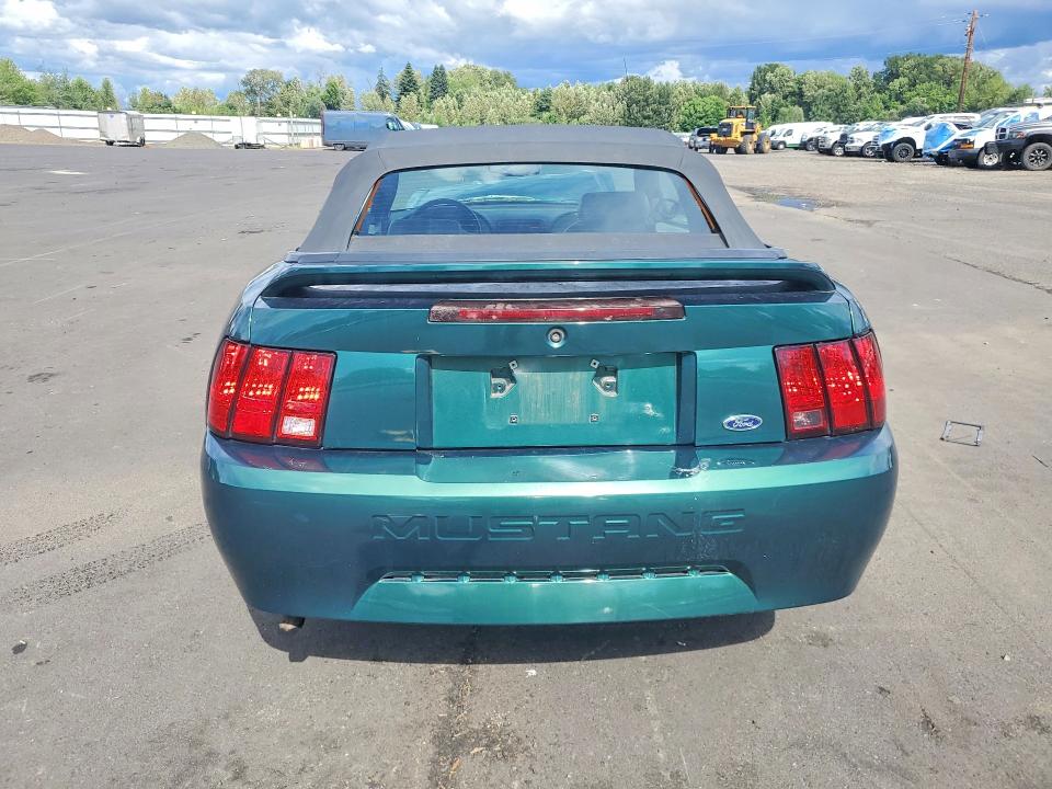 2000 Ford Mustang მანქანა იყიდება აუქციონზე, vin: 1FAFP4447YF288771, აუქციონის ნომერი: 85975825