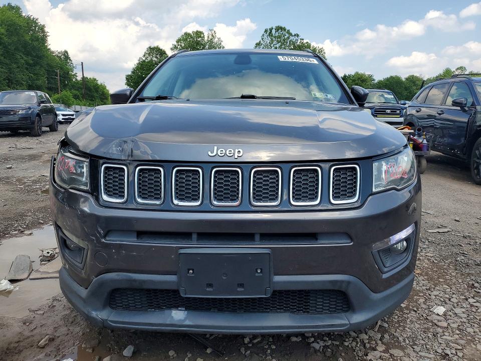 2018 Jeep Compass მანქანა იყიდება აუქციონზე, vin: 3C4NJDBB4JT103872, აუქციონის ნომერი: 57045336