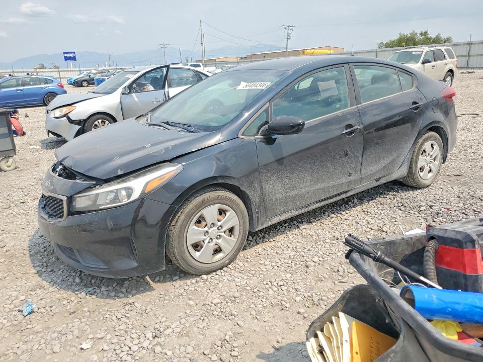 2017 Kia Forte მანქანა იყიდება აუქციონზე, vin: 3KPFL4A7XHE029223, აუქციონის ნომერი: 58484346