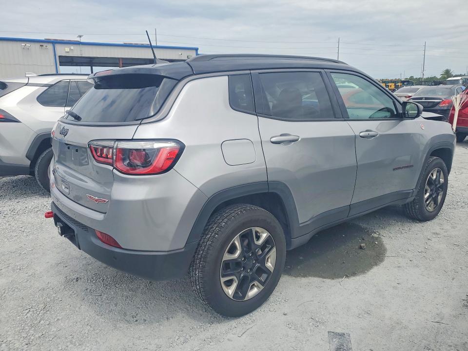 55961706 :رقم المزاد ، 3C4NJDDB3JT201112 vin ، 2018 Jeep Compass مزاد بيع