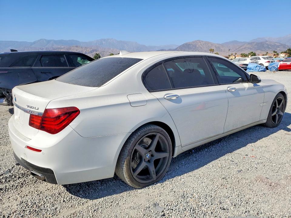 2015 Bmw 750 მანქანა იყიდება აუქციონზე, vin: WBAYE8C58FD781620, აუქციონის ნომერი: 58289836