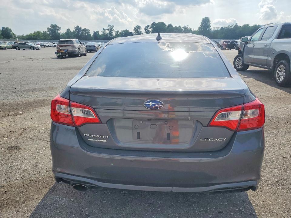 57056886 :رقم المزاد ، 4S3BNAK63J3037786 vin ، 2018 Subaru Legacy مزاد بيع