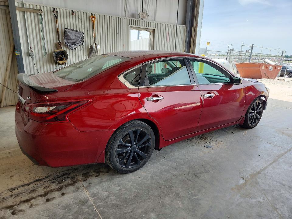 Продажа на аукционе авто 2017 Nissan Altima, vin: 1N4AL3AP3HC231824, номер лота: 57186226