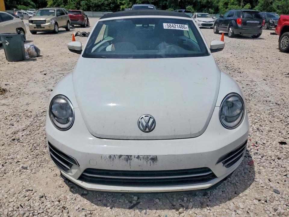2017 Volkswagen Beetle მანქანა იყიდება აუქციონზე, vin: 3VW517AT8HM814665, აუქციონის ნომერი: 58421486