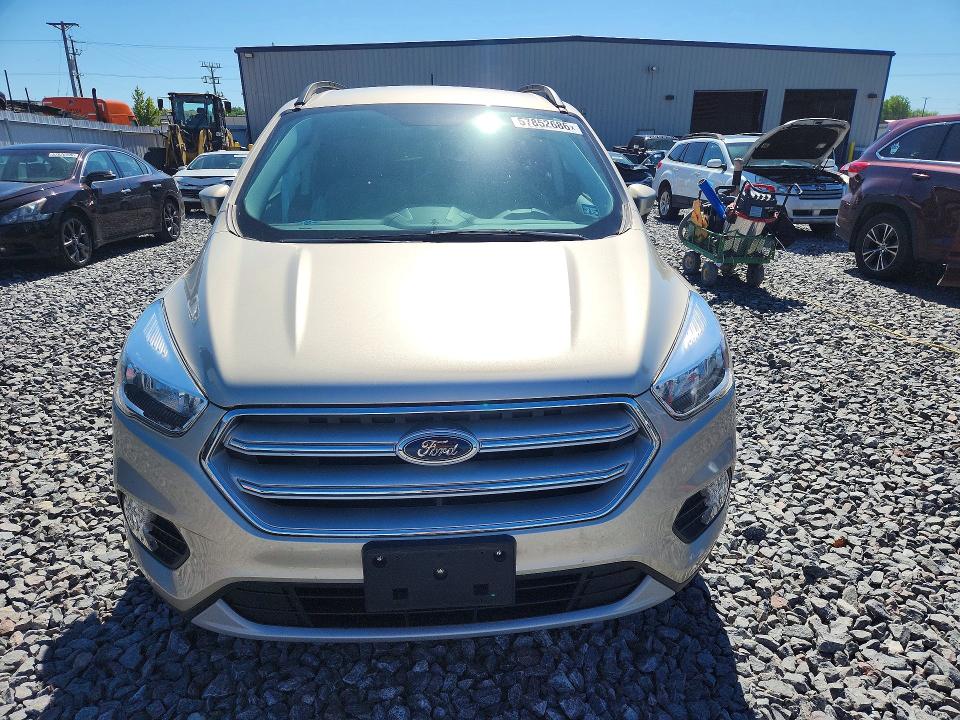 57852686 :رقم المزاد ، 1FMCU9GD9JUA97817 vin ، 2018 Ford Escape مزاد بيع