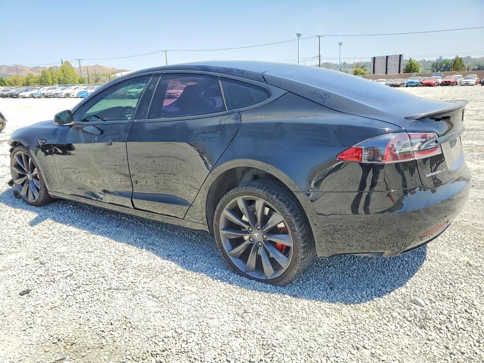 57350606 :رقم المزاد ، 5YJSA1E44HF227552 vin ، 2017 Tesla Model S مزاد بيع