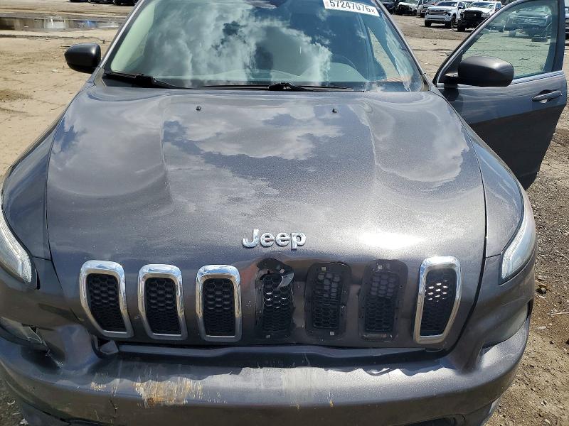 57247076 :رقم المزاد ، 1C4PJMCX8JD581964 vin ، 2018 Jeep Cherokee مزاد بيع
