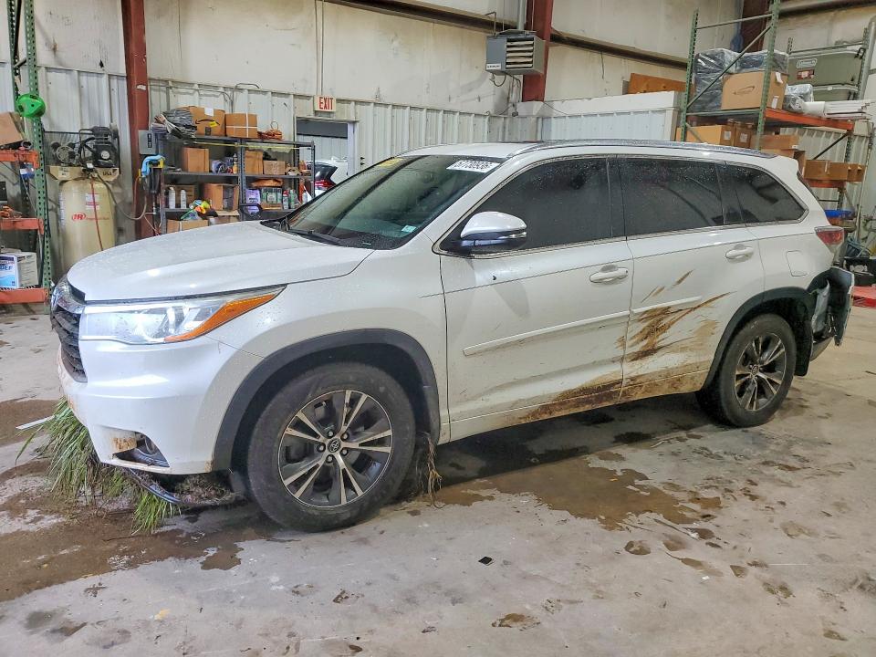 2016 Toyota Highlander მანქანა იყიდება აუქციონზე, vin: 5TDJKRFH5GS352661, აუქციონის ნომერი: 57730936