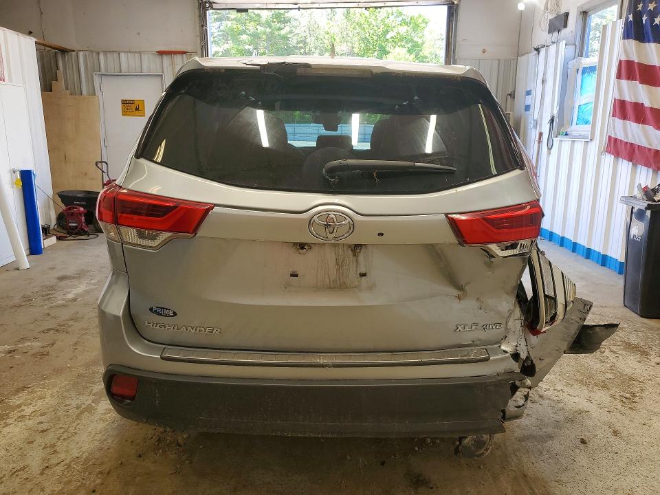 56221876 :رقم المزاد ، 5TDJZRFH1HS453774 vin ، 2017 Toyota Highlander مزاد بيع
