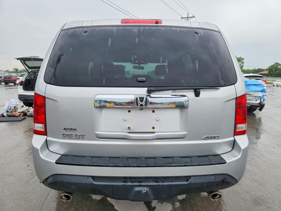 55521756 :رقم المزاد ، 5FNYF4H58FB010990 vin ، 2015 Honda Pilot مزاد بيع