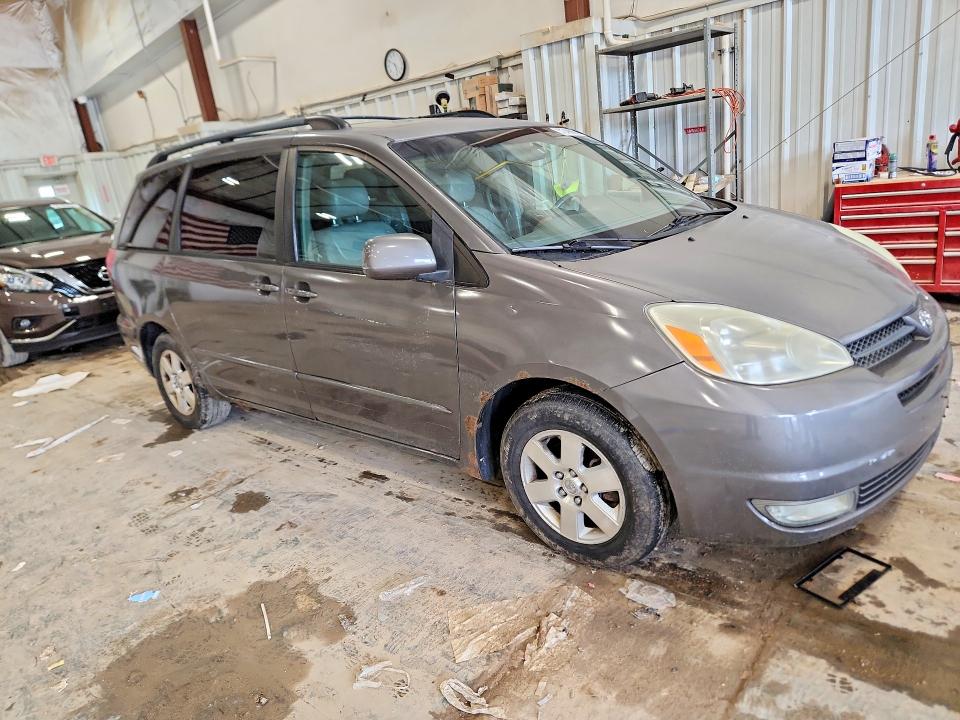 2004 Toyota Sienna მანქანა იყიდება აუქციონზე, vin: 5TDZA22C04S070561, აუქციონის ნომერი: 57249066