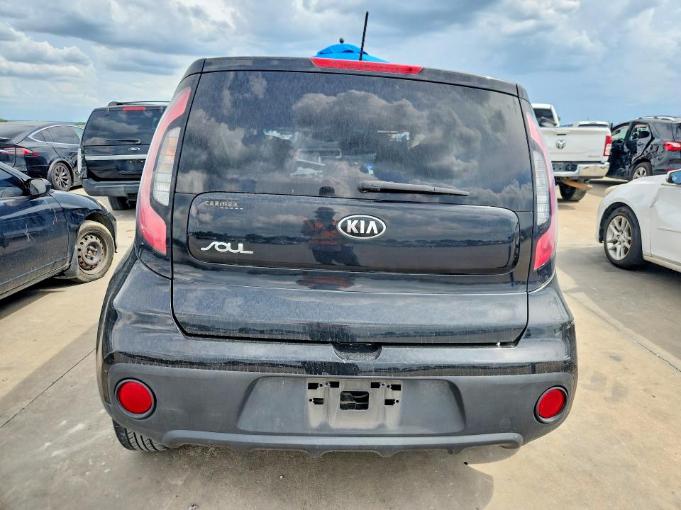 2017 Kia Soul მანქანა იყიდება აუქციონზე, vin: KNDJN2A25H7427856, აუქციონის ნომერი: 55565456