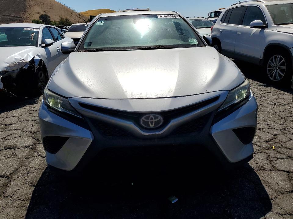Продаж на аукціоні авто 2018 Toyota Camry, vin: 4T1B11HK4JU577038, номер лоту: 57635566