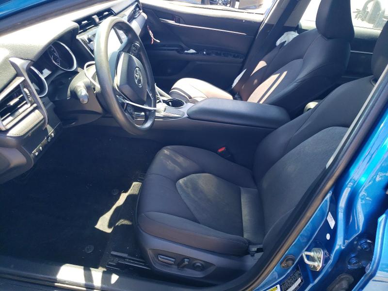 55956256 :رقم المزاد ، 4T1L11AK8LU325021 vin ، 2020 Toyota Camry مزاد بيع