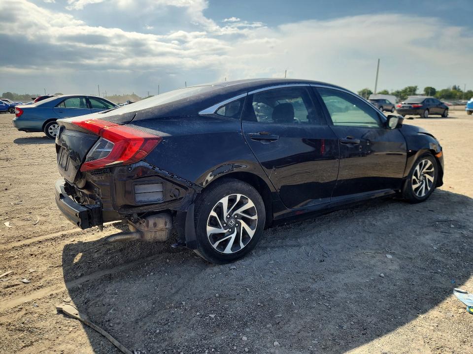 59282296 :رقم المزاد ، 19XFC2F70GE023507 vin ، 2016 Honda Civic مزاد بيع