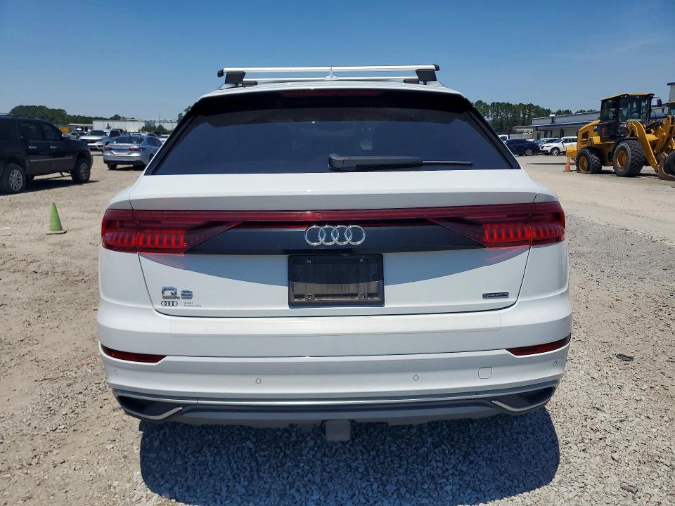 56090156 :رقم المزاد ، WA1CVAF18MD025824 vin ، 2021 Audi Q8 مزاد بيع