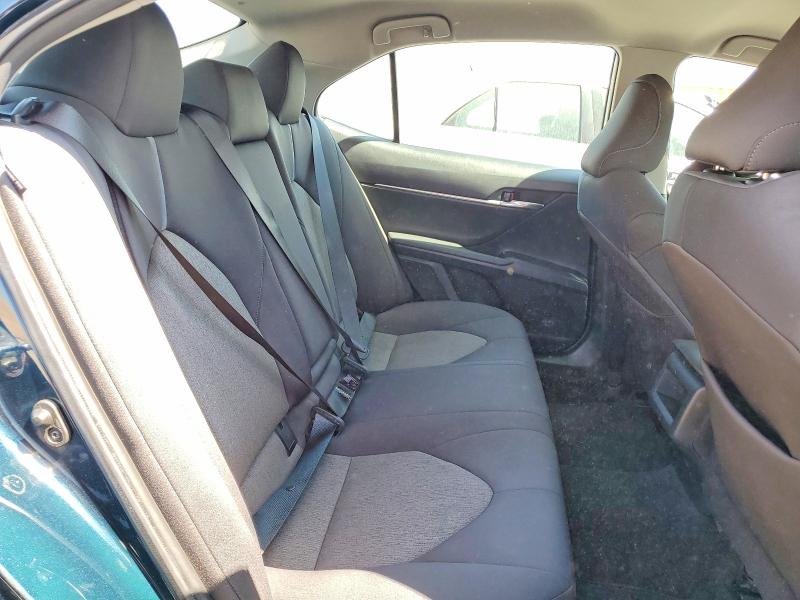56447846 :رقم المزاد ، 4T1C11AKXMU576141 vin ، 2021 Toyota Camry مزاد بيع